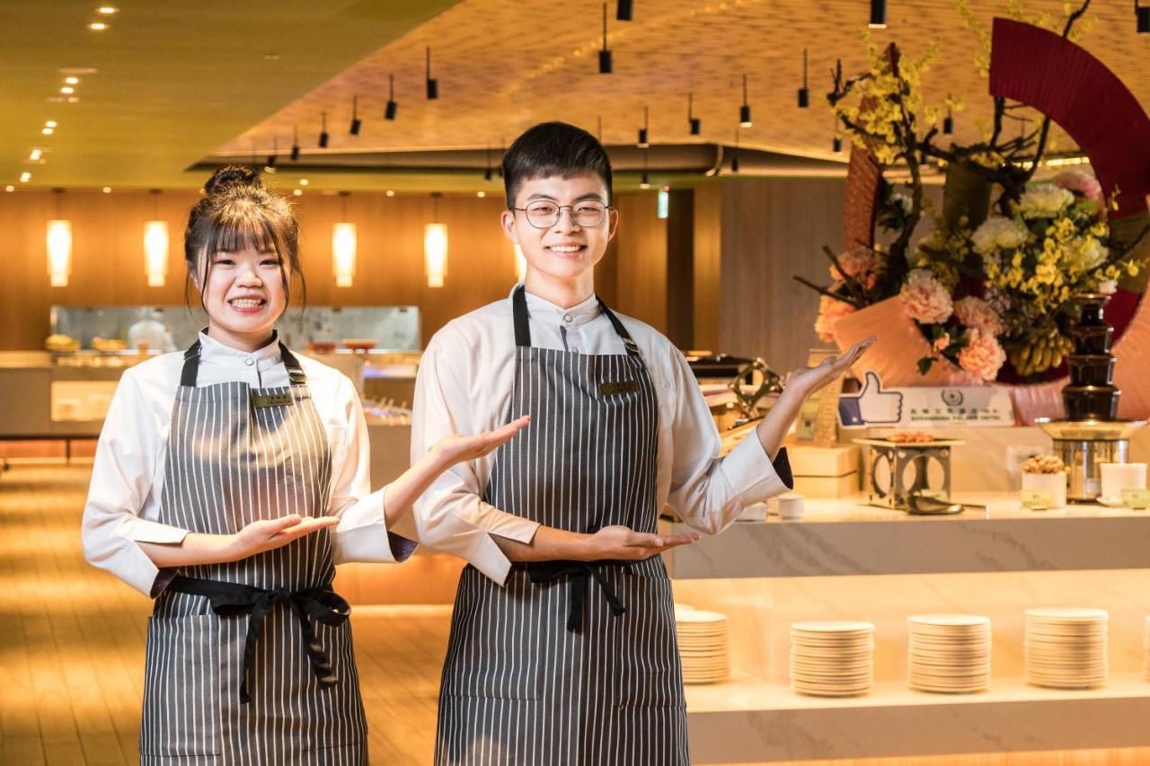 Evergreen Palace Hotel Chiayi Taibao Екстериор снимка Thai restaurant staff