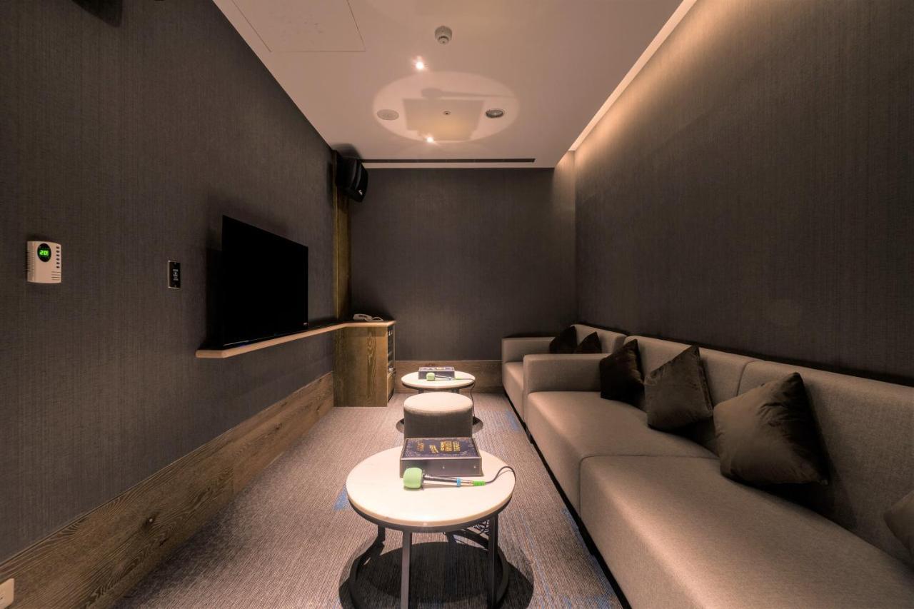 Evergreen Palace Hotel Chiayi Taibao Екстериор снимка The private karaoke box