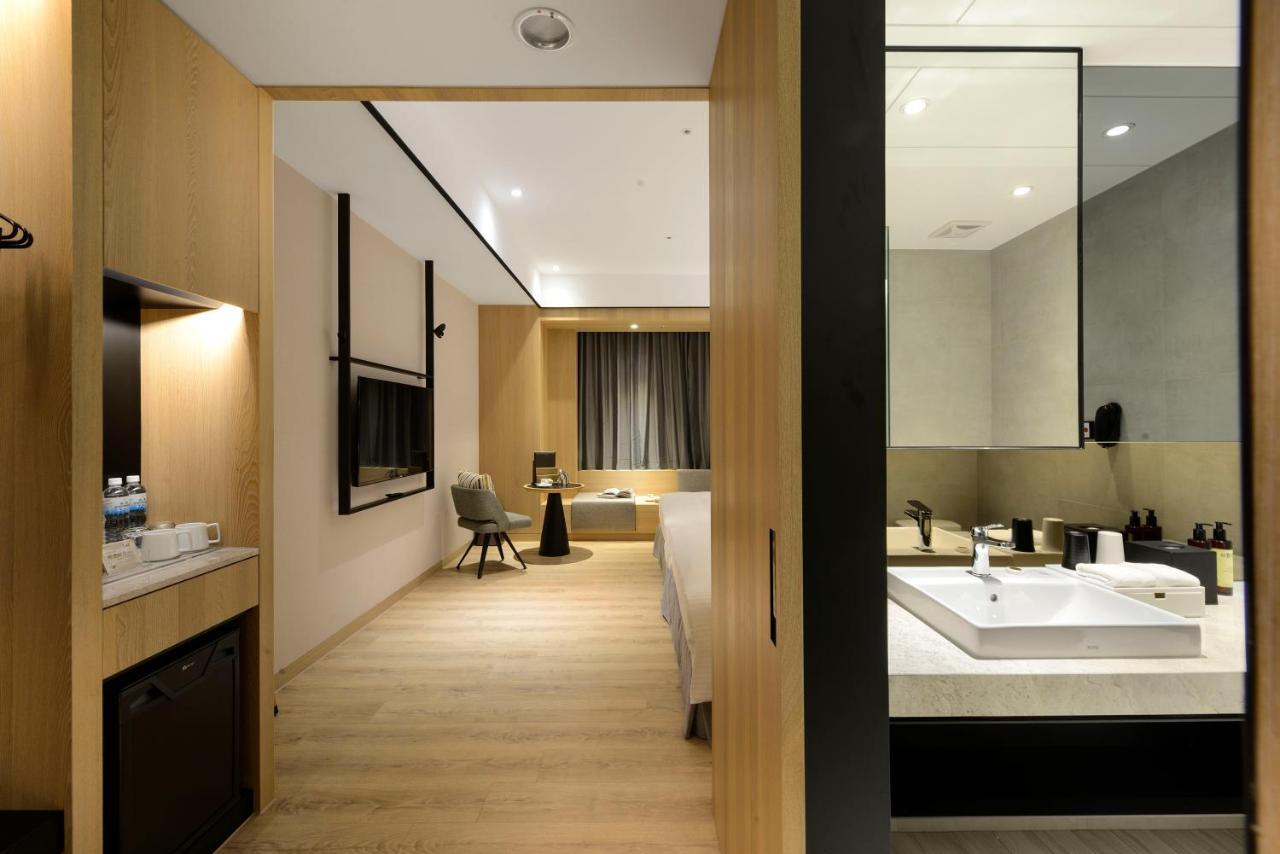 Evergreen Palace Hotel Chiayi Taibao Екстериор снимка Deluxe Room